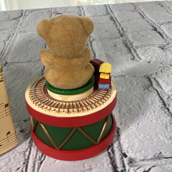 Baby's 1st Christmas 1981 ENESCO, Music Box, Bear, Train CirclingTop - Picture 10 of 15